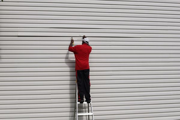 Cost of Loose Siding Repair in Colorado Springs