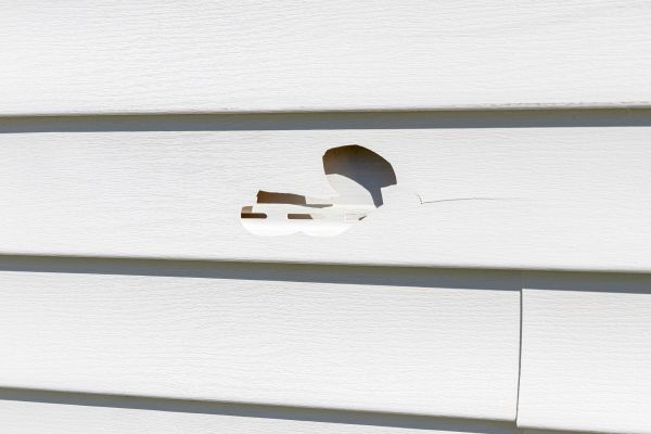 Cost of White Vinyl Siding Repair in Colorado Springs
